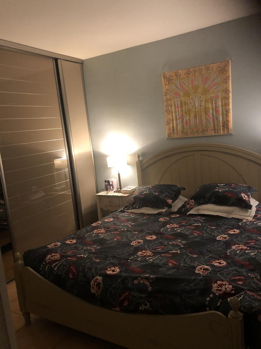 Chambre parentale avec accès direct au jardin